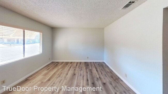 Building Photo - 2 br, 2 bath House - 2052 Pueblo Dr.
