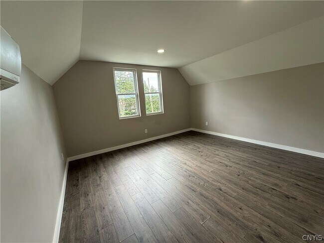 Foto del edificio - 614 N Mcbride St
