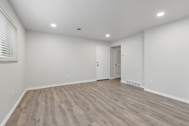 Building Photo - 1615 Jay St