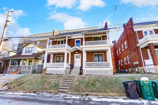 Building Photo - 3636 Besuden Ct