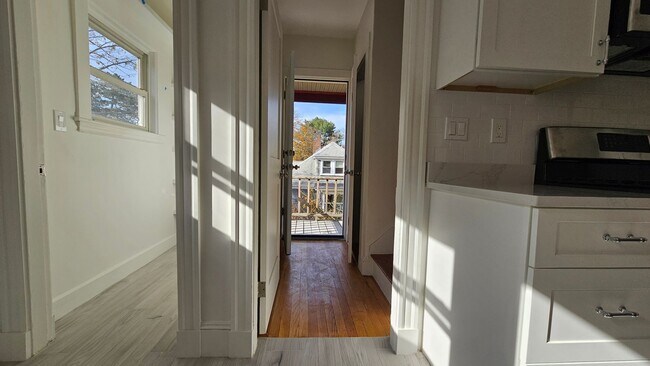 Foto del edificio - Great 6-bed, 2.5-bath House - Renting for 2027