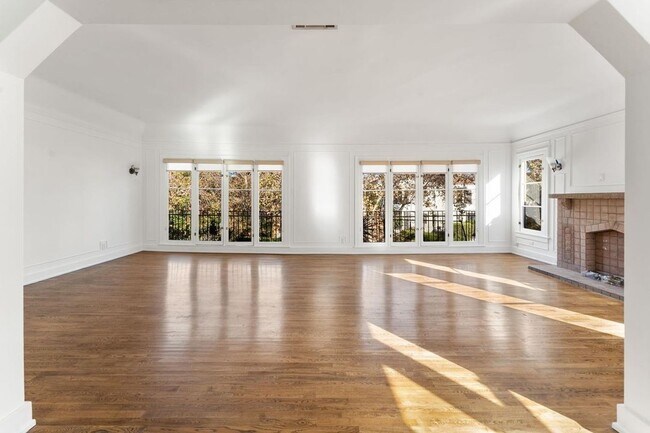 Foto del interior - 175-181 N. Sycamore Avenue,