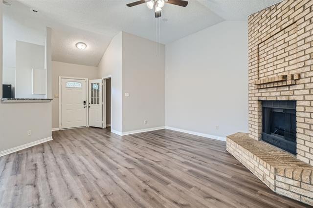 Building Photo - 332 Valley Spring Dr
