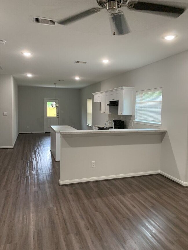 Foto del edificio - 9026 Everglade St - Unit A