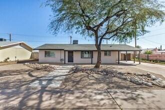 Building Photo - 605 N Saguaro
