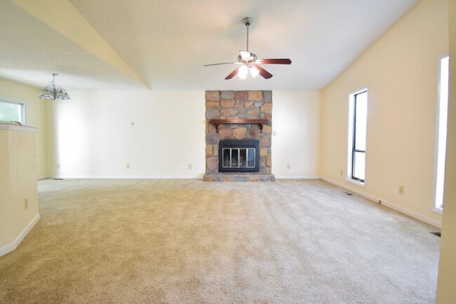 Building Photo - Fully Renovated 3 Bedroom 2 Bathroom- No Pets