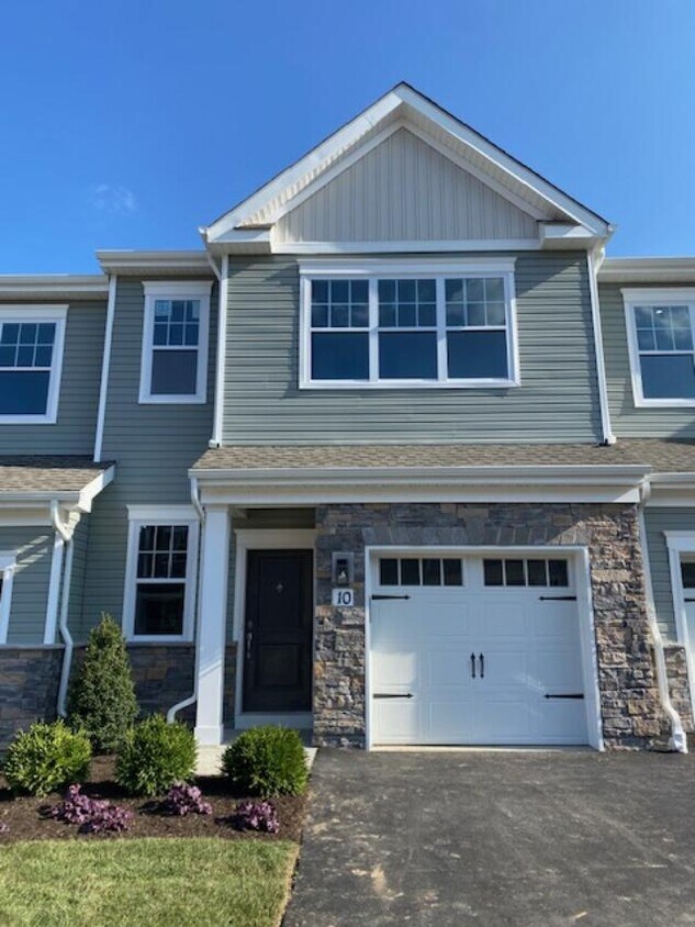 Home Front View - 10 Coburgh Drive