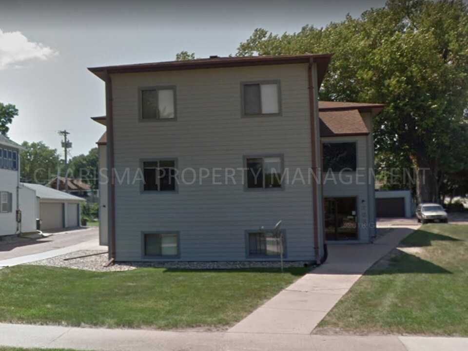 Primary Photo - 703 S Dakota Ave