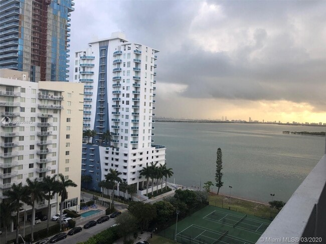 Building Photo - 2121 N Bayshore Dr