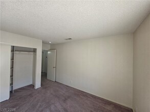 Building Photo - 4801 Fiesta Lakes St