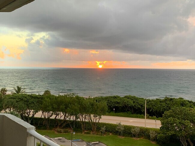 Foto del edificio - 4301 N Ocean Blvd