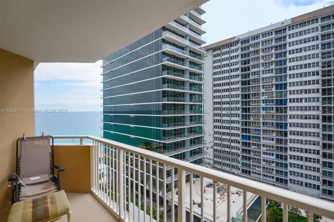 Foto del edificio - 1980 S Ocean Dr