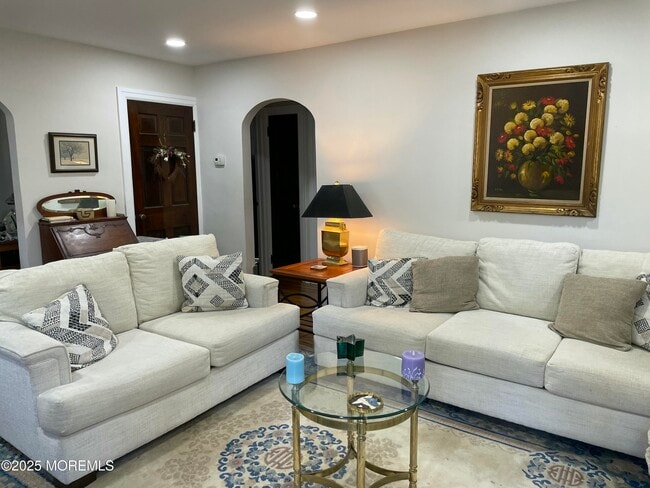 Building Photo - 432 Wells Ave