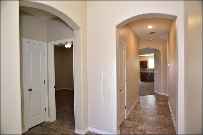 Building Photo - 5440 Limestone Dr