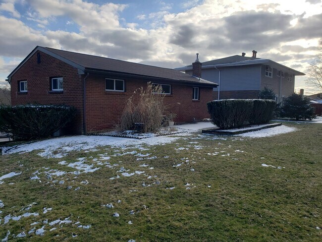 Building Photo - 1157 Kellinger Drive