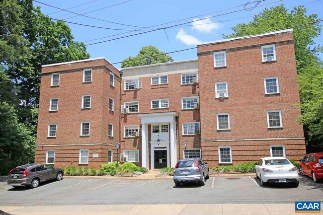 Foto del edificio - 32 University Cir
