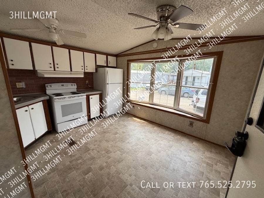 Primary Photo - 272 Vly Brk Cir