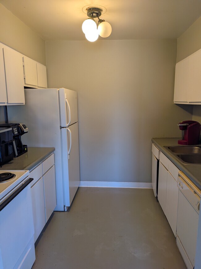 Cocina tipo galera - 6085 Briarcliff Path