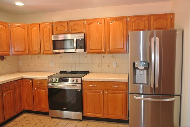 Foto del edificio - 302 Westwood Rd