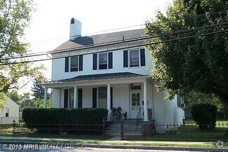 Building Photo - 217 E Main St