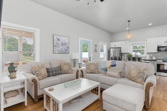 Building Photo - 233 Auttie Cir
