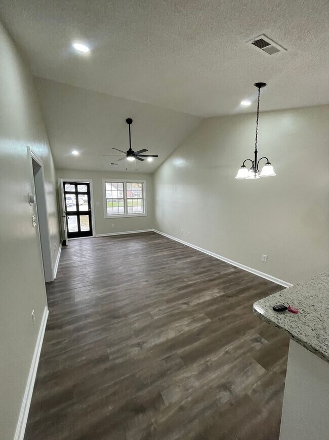 Foto del edificio - 3703 Lear Ct NW