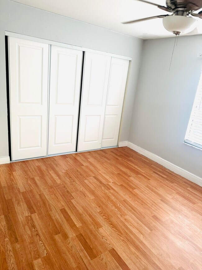 Foto del edificio - 5145 Breckenridge Pl