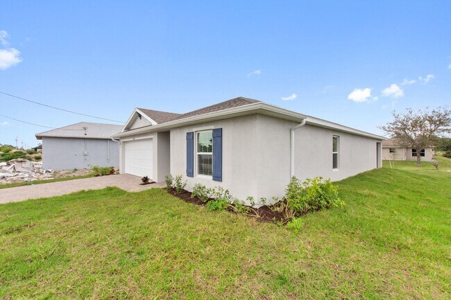 Foto del edificio - BRAND NEW HOME! Modern, energy efficient h...