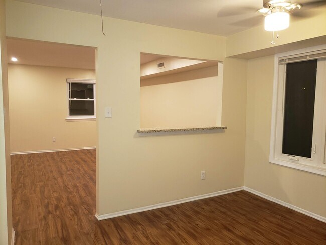 Comedor - 1115 Thomas Rd
