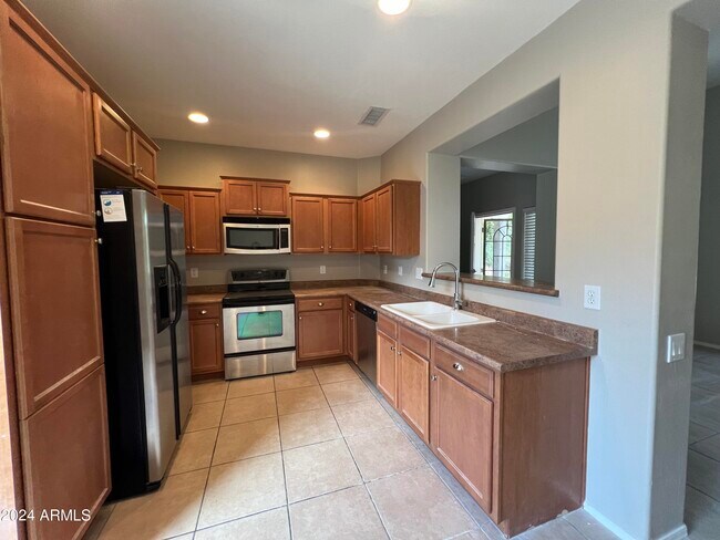 Building Photo - 2334 N 84th Dr