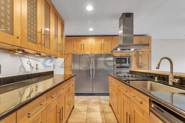Foto del edificio - 955 Shorepoint Ct