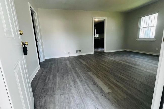 Building Photo - 904 46th St Ensley