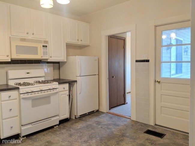 Foto del edificio - 2 br, 1 bath Apartment - 106A Concord Ave