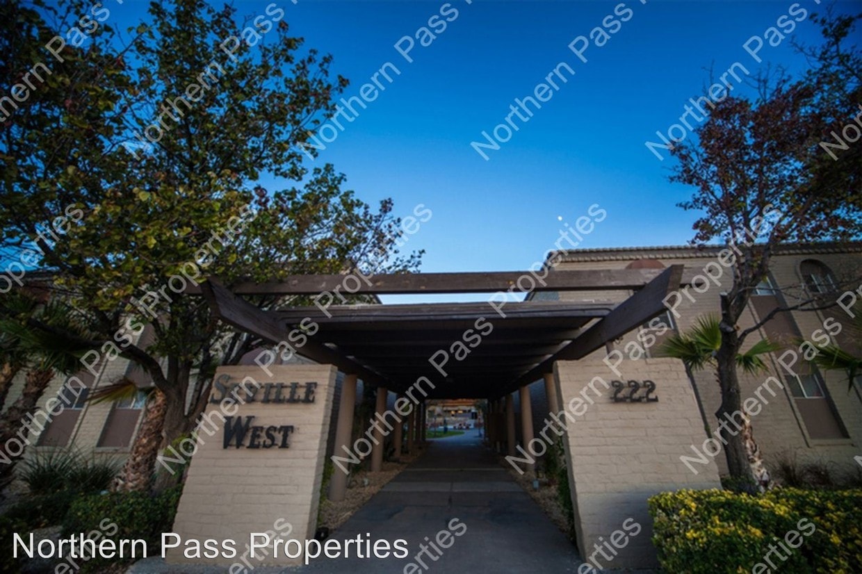 Primary Photo - 200 Shadow Mountain Dr