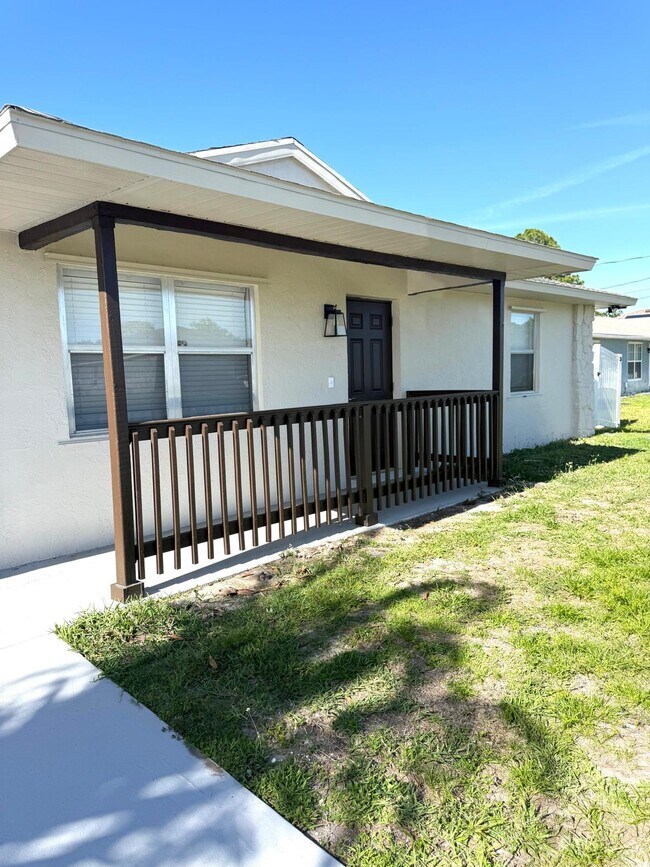 Foto del edificio - 699 NW Riverside Dr