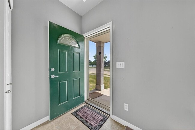 Building Photo - 23668 Northstone Village Dr
