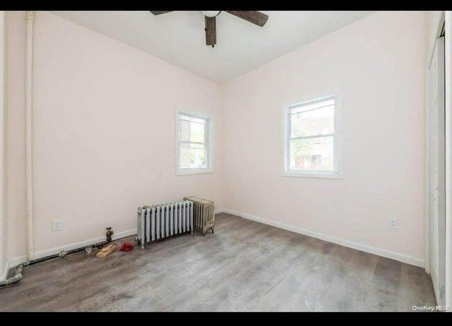 Building Photo - 162 Bay 49th St