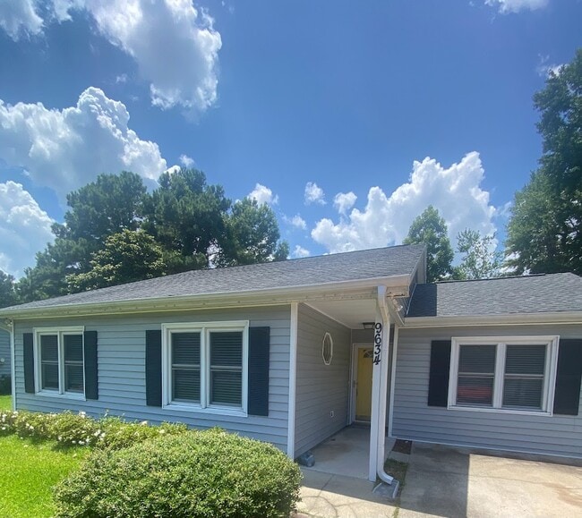 Photo - 9634 Kings Grant Dr House