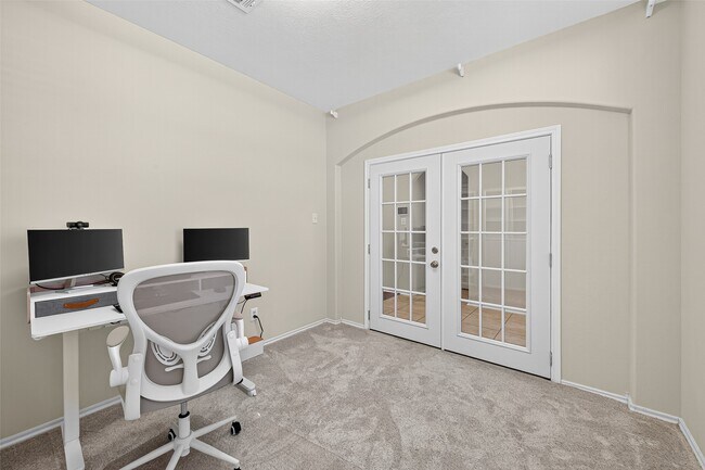 Building Photo - 6230 Hollydale Ridge Ln