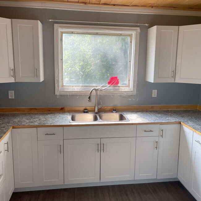 Photo du bâtiment - 5024 49th Ave NW