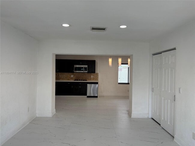 Foto del edificio - 3500 SW 36th St