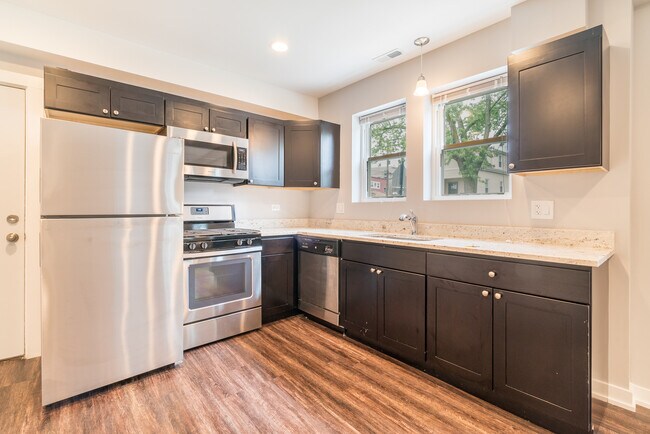 Building Photo - 3551 W Wolfram St
