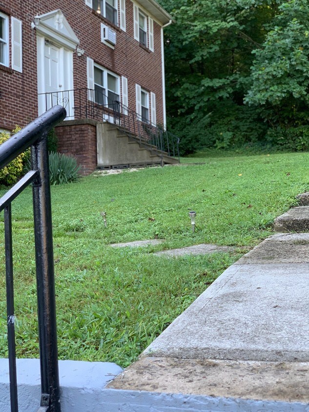 Building Photo - 130 Holston Ct