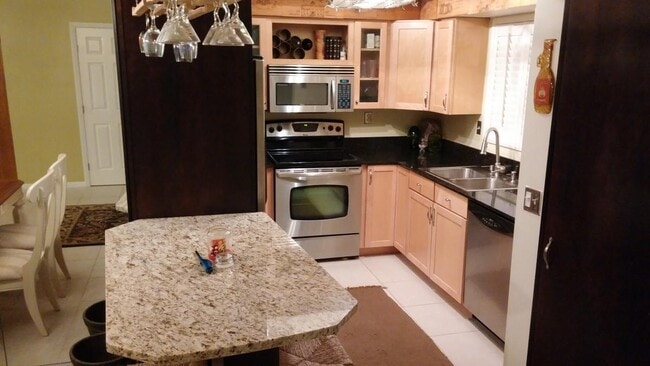 Building Photo - 1002 S Harbour Island Blvd