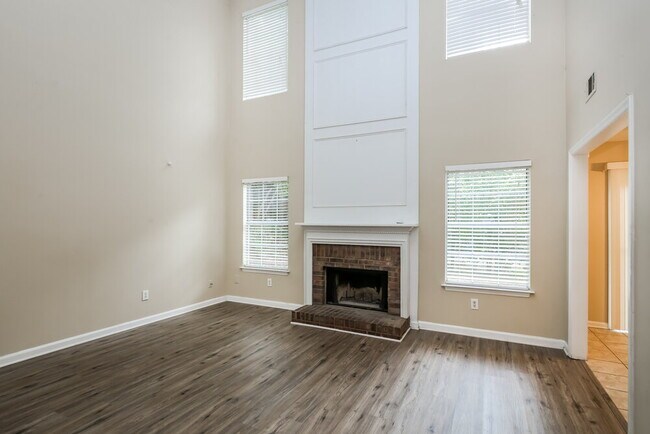 Building Photo - 3532 Quiet Creek Ct SW