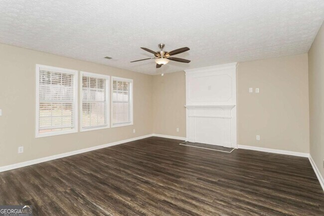 Building Photo - 2462 Tolliver Dr
