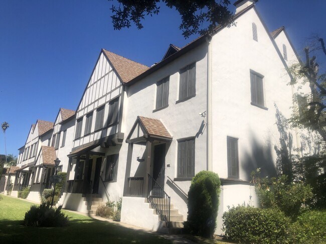 Foto del edificio - 81 N Catalina Ave