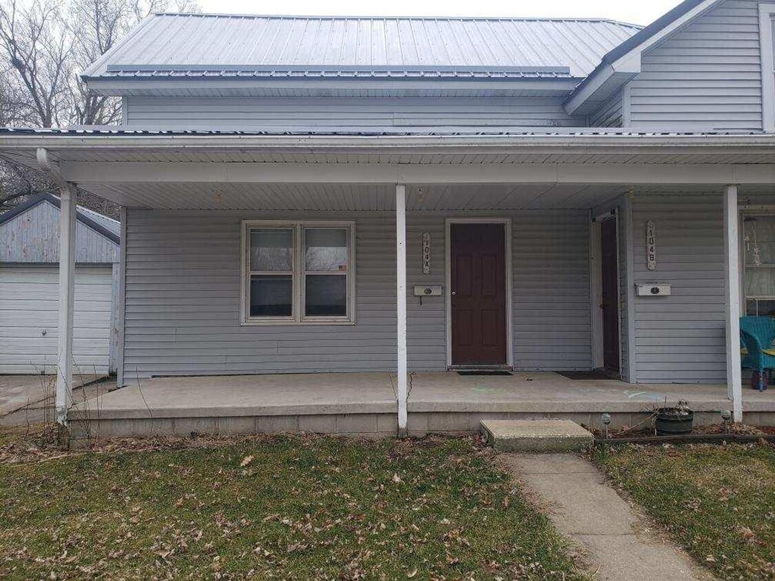 Primary Photo - 104 Sycamore St