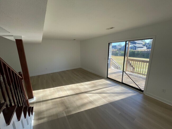 Foto del edificio - 1422 Stratton Pl Dr