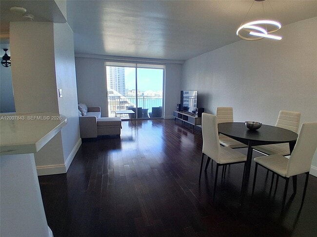 Foto del edificio - 770 Claughton Island Dr